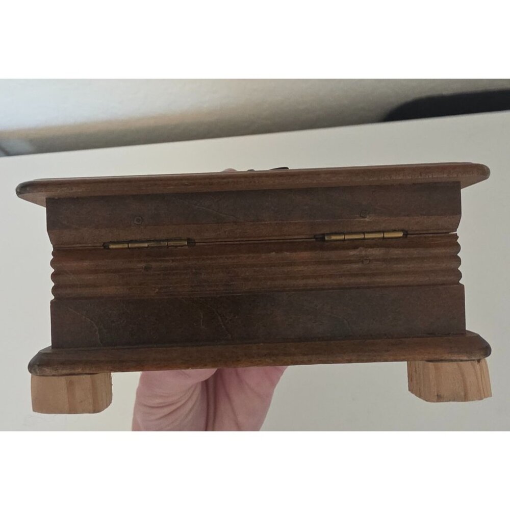 Brienzer Holz Schnitzerei Small Wood Music Box 4.5 X 3 X 2 Ed Muller - WORKS - Picture 6 of 9